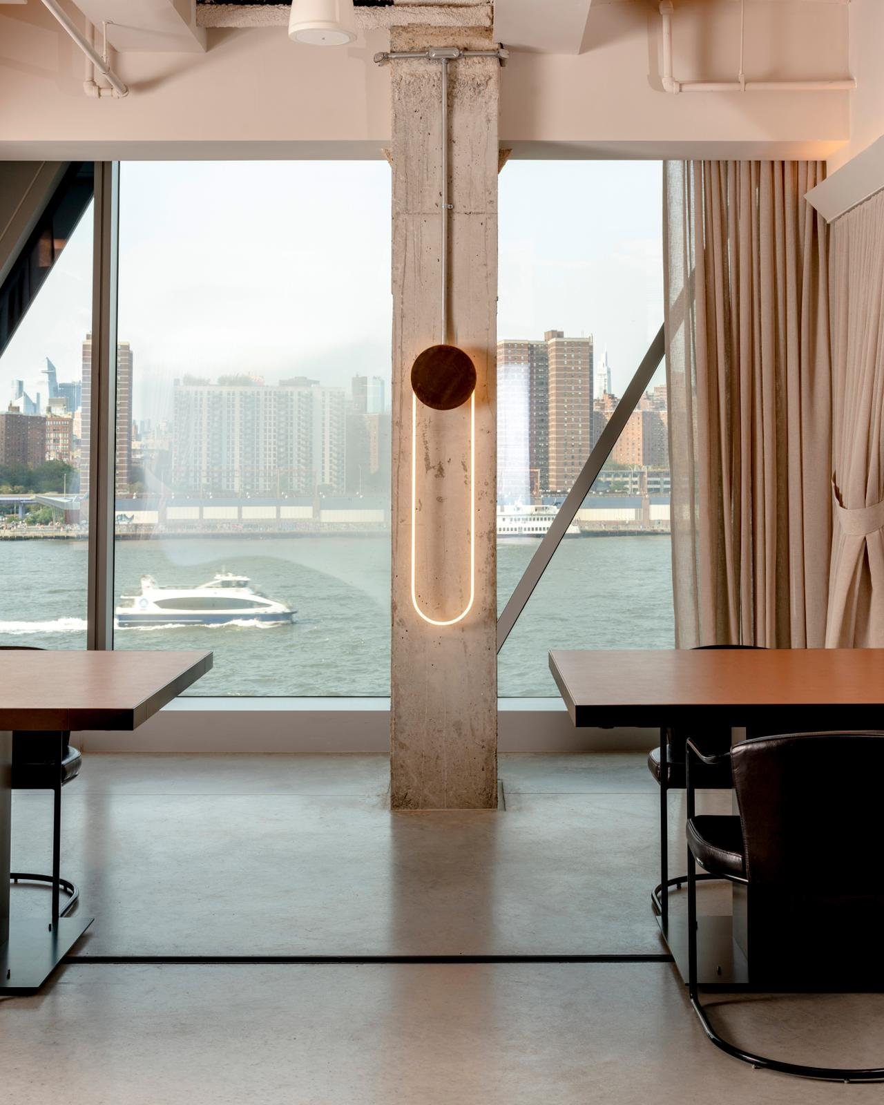 Riverside meeting nook